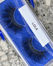 Load image into Gallery viewer, Lola 3D Mink Lashes
