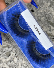 Load image into Gallery viewer, Kiesha 5D Mink Lashes
