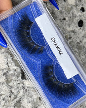 Load image into Gallery viewer, Shawna 5D Mink Lashes
