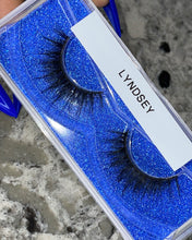 Load image into Gallery viewer, Lyndsey 3D Mink Lashes
